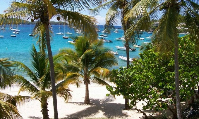 Nazareth Condo | Surfside Villa ,Beachfront, comfortable, cozy secure and on the water!!!!