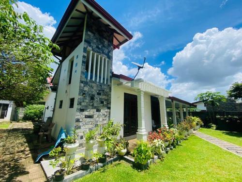 Kotadeniyawa House | Suriya Homestay