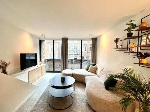 Ypres Apartment | Surmont 52