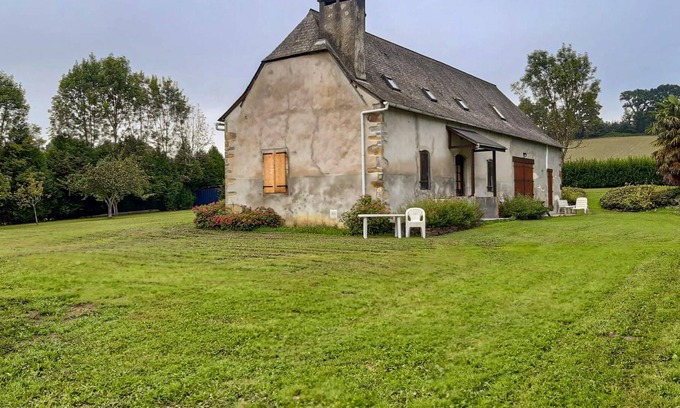 Asson House | Surrounded by the beautiful mountain scenery of the Pyrenees, this charming stone house welcomes you