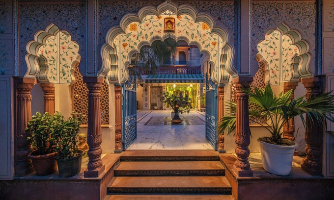 Adarsh Nagar Hotel | Suryaa Villa - A City Centre Hotel