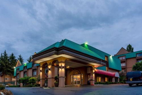 SeaTac Hotel | Sutton Suites Hotel