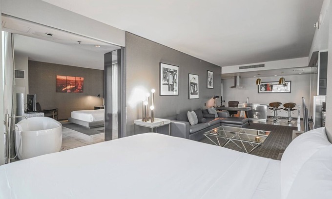 Las Vegas Apartment | SVS: Stylish Remodeled One Bedroom at Palms Place