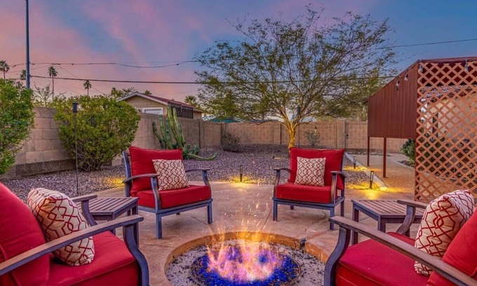 Coronado House | SW-Inspired Casa+Casita - 5 Mins to Downtown PHX