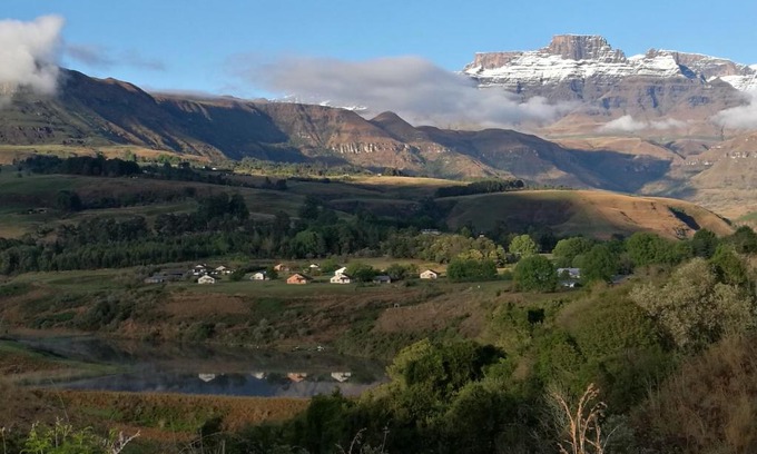 Dragon Peaks House | Swallowfield Estate 7 & 12 Wits End