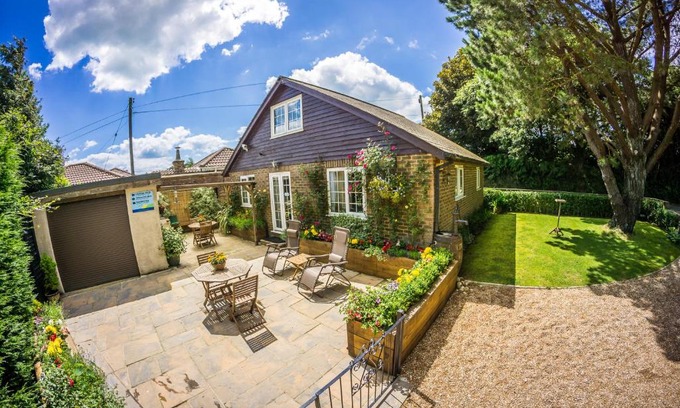 Hastings House | Swallows Nest - Covehurst Bay Cottage