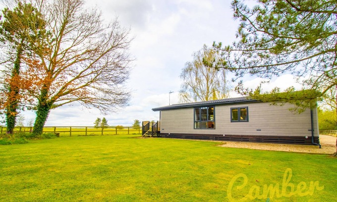 Romney Marsh House | Swallowtail Pine Lodge - Romney Marsh - Stay in the gorgeous Kent countryside