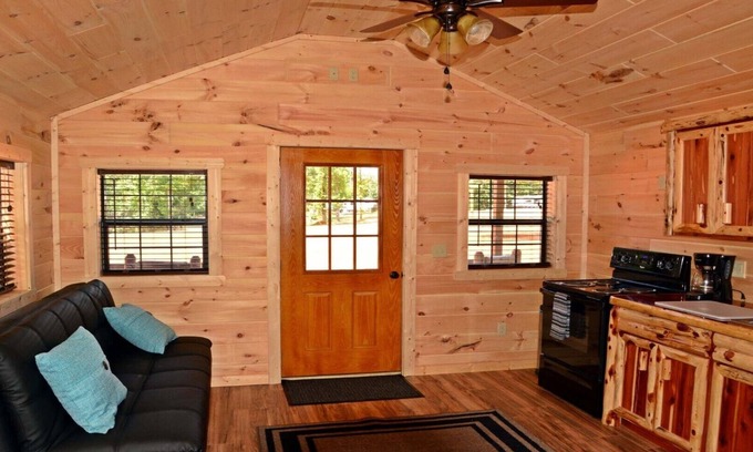 Buchanan House | Swan Bay Cabins & RV Park Cabin#(4) Paris Tn, Kentucky Lake