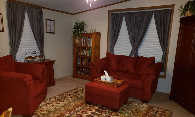 Brownsville House | Swan Cottage at Winter Haven Resort