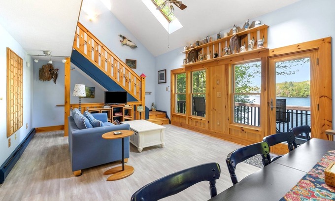 Lyman House | Swan Song – Private, Waterfront Home for 8! Great Amenities, Great Location
