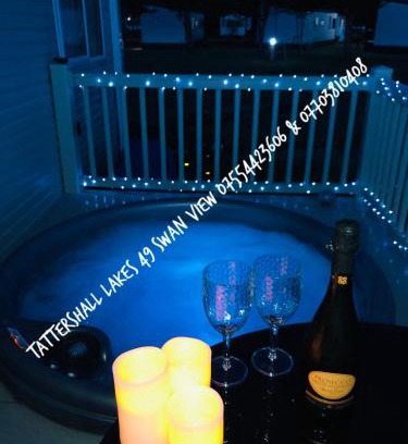 Tattershall Other | swan view retreats # hottub # egg chair # bbq & bikes included 8 berth