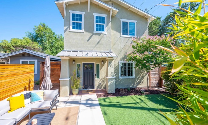 Paso Robles House | Swanky Downtown Cowboy