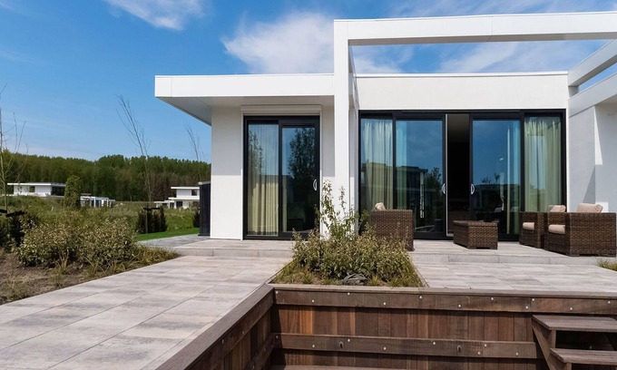 Zeewolde Villa | Swanky villa in Zeewolde with garden