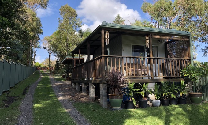 Swansea Cabin | Swansea Heads Cabin. Walk to beach in 5 minutes