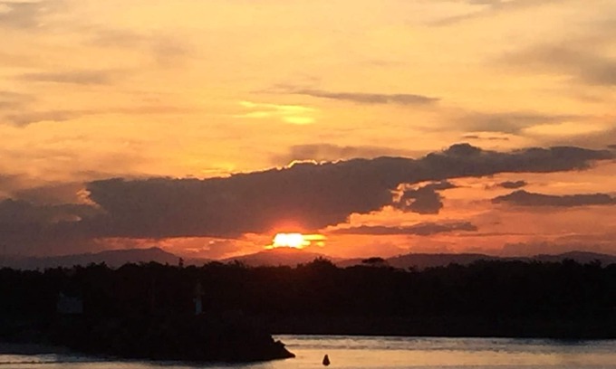 Swansea House | Swansea Lakeside Sunsets are two villas, on the shores of Lake Macquarie