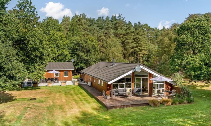 Helberskov Strand House | "Swarthofthi" - 340m to the fjord by Interhome