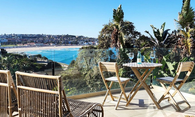 Bondi Apartment | Sweeping Ocean Views - Bondi Beach - 2 bedrooms + parking