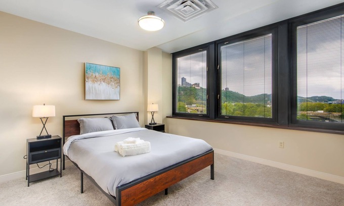 Pittsburgh Apartment | Sweeping Stadium Views | Best Location | 2 Sofas 2 TVs + 24/7 Gym Terrace Roku