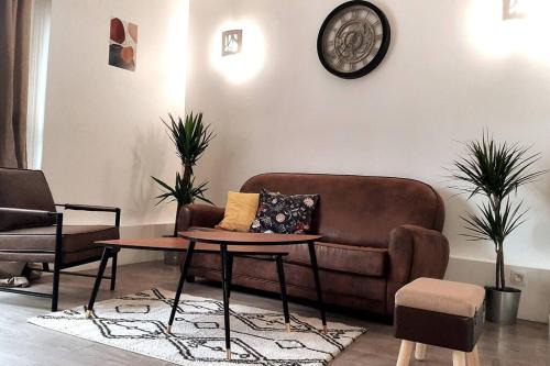 Saint-Fargeau Apartment | Sweet Apartment Paris Gambetta