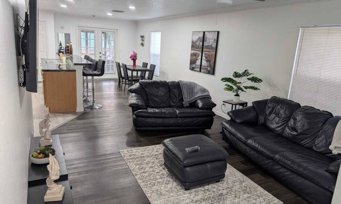 Sulphur Springs House | Sweet Brooks Place 3-bedroom house with WiFi, AC in welcoming Tampa