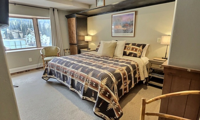 Taos Ski Valley Condo | Sweet, Comfortable and Close to the Lift