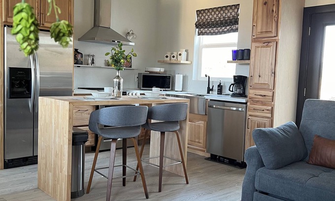 Diamond Valley Bed & Breakfast | Sweet hill top views with fireplace townhouse of Prescott Az