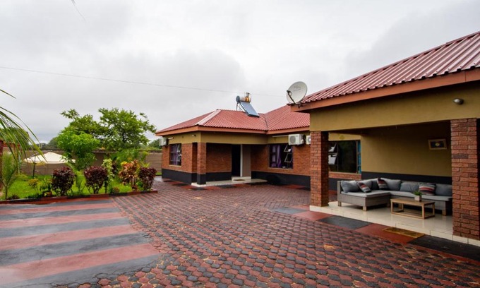 Victoria Falls House | Sweet Holiday Homes