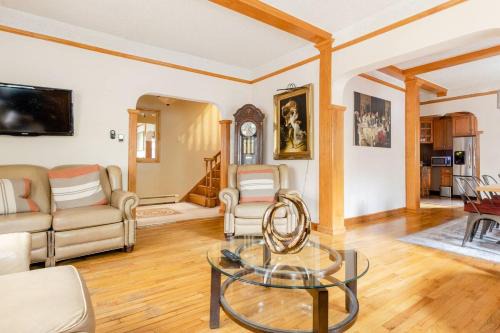 Queens Apartment | Sweet Home - Zoller Stays
