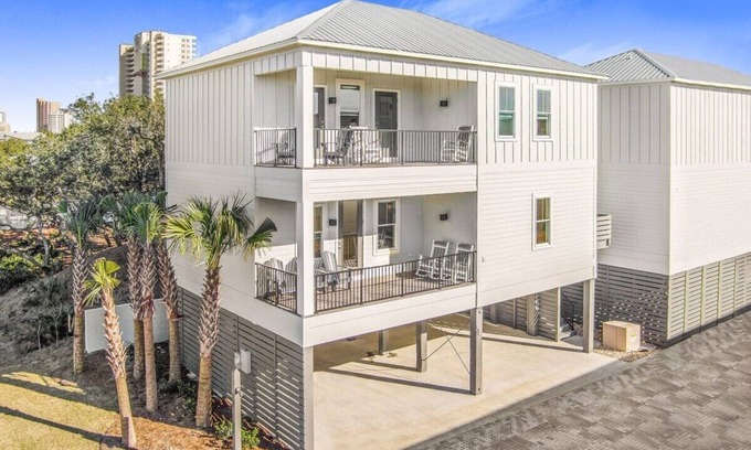 Gulf Shores House | Sweet Mama's 4 bedrooms, 4 baths Cottage, beach access, pool! SLEEPS 12