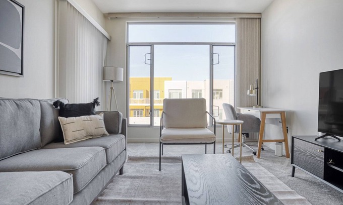 Evergreen Park Apartment | Sweet Palo Alto 2BR w/W/D & Pool, walk to Pinterest, by Blueground