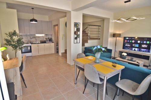 Dispilio House | Sweet Retreat