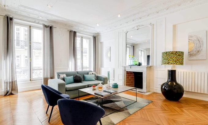 Champs-Elysees Apartment | Sweett | Cerisoles A