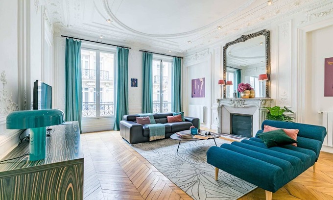 Champs-Elysees Apartment | Sweett | Cerisoles E
