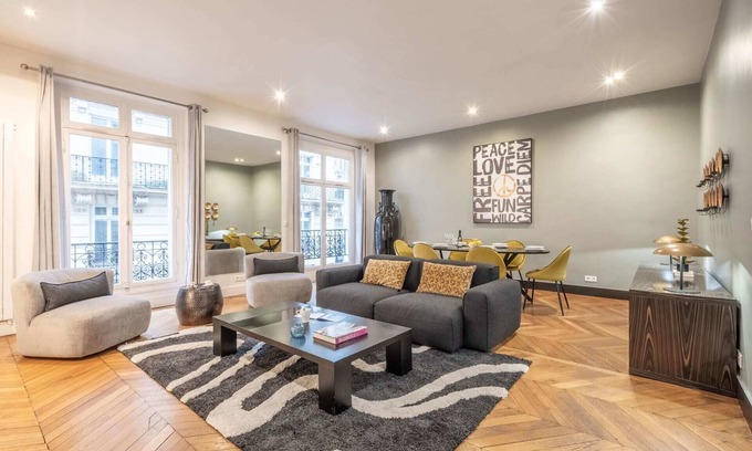 Champs-Elysees Apartment | Sweett | Cerisoles I