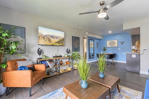 Paradise Valley Village Apartment | Swim & Trail Escape -King Bed-Self Check In C257