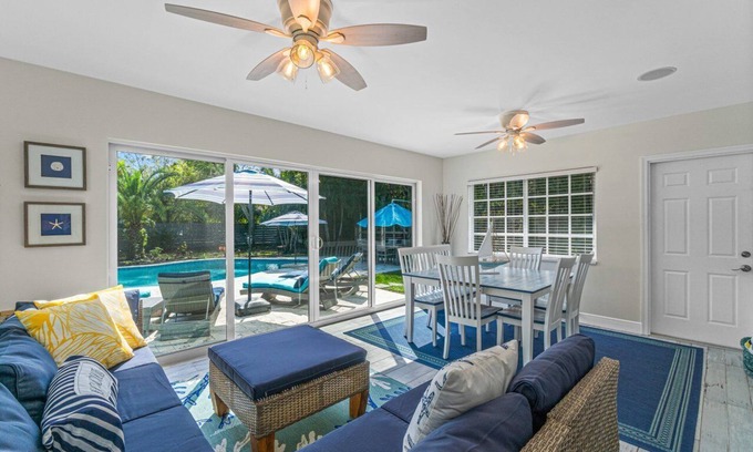 Delray Beach House | Swim Up Bar - Outdoor Paradise!