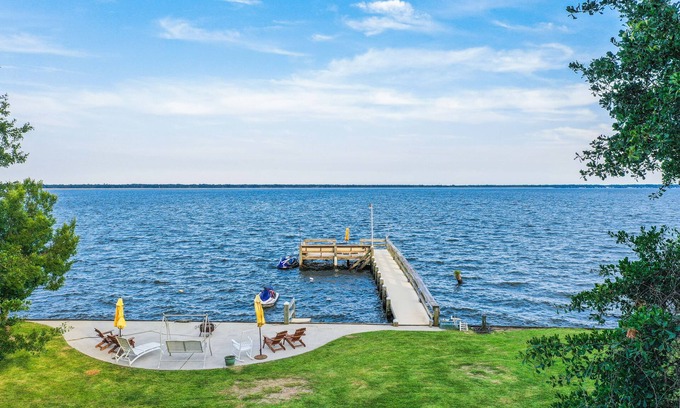 Russellville House | Swimmin’ Hole 2 - lakefront getaway with back porch living, dock & boat launch