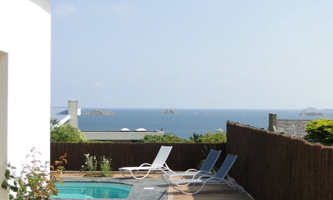 Carantec Villa | Swimming pool 29 ° Superb Sea View Carantec luxurious quiet comfort