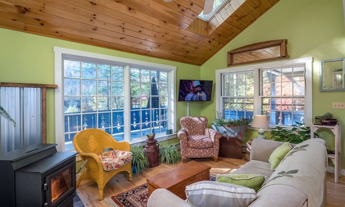 Greenwood House | Swiss Chalet at Mt. Abram | 3 Bed, 2 Bath