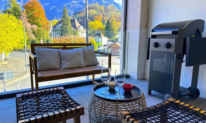 Central Interlaken Apartment | SwissHut Modern 5min Interlaken West Station - Apart. Rugen 1
