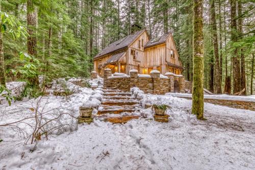 Rhododendron House | Syca-LOT-More Lodge