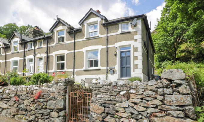 Beddgelert House | Sygun View