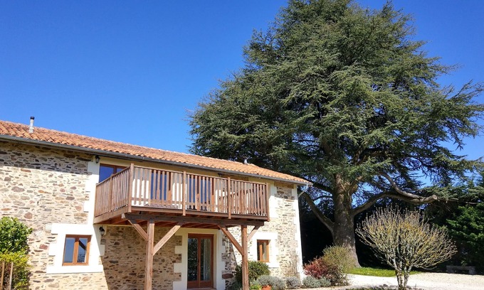 Le Lindois Cottage | Sympathetically renovated haybarn with pool, large garden, playpark & gym