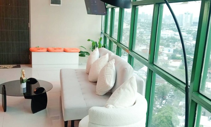 South Triangle Apartment | Symphony Tower 44sqm Quezon City - Full glass View