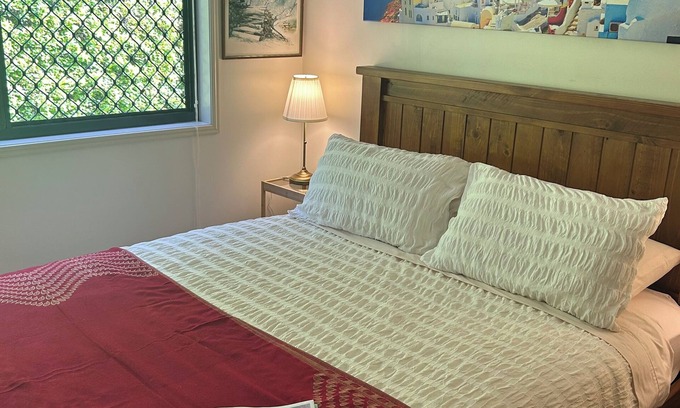 Dundowran Beach Bed & Breakfast | SYNERGY BEACHSIDE NUDIST RETREAT KB a/c Dog Friendly!