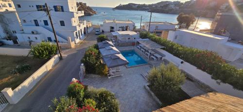 Vari Hotel | Syros Holidays