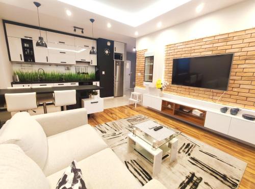 Krakow Apartment | Szafrana 5B by Homeprime