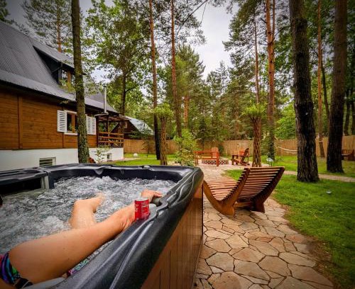 Radzymin House | Szumiąca Sosna - Jacuzzi, Ognisko, Sauna, BBQ
