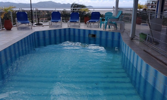Schoelcher Apartment | T 4 apartment with 3 bathrooms and 3 bedrooms with swimming pool