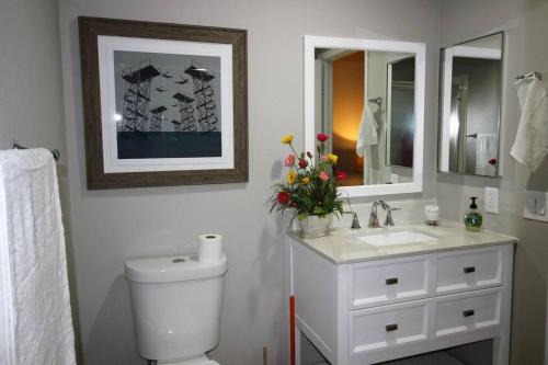 Spring Valley Apartment | T-Designed to ENJOY!. Best Vacation